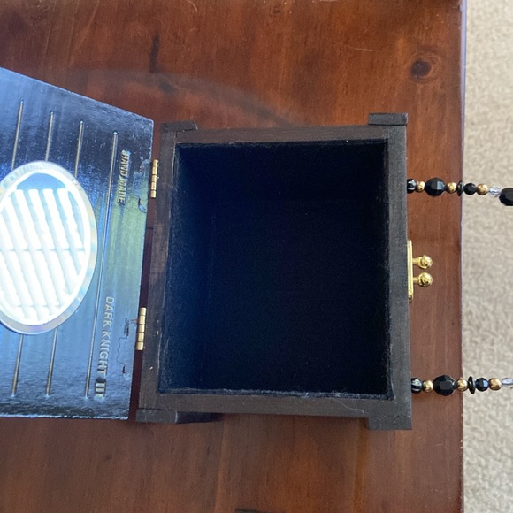 UNIQUE CIGAR BOX WOOD PURSE WITH MIRROR INSIDE AND BEADED HANDLE. - Picture 3 of 8